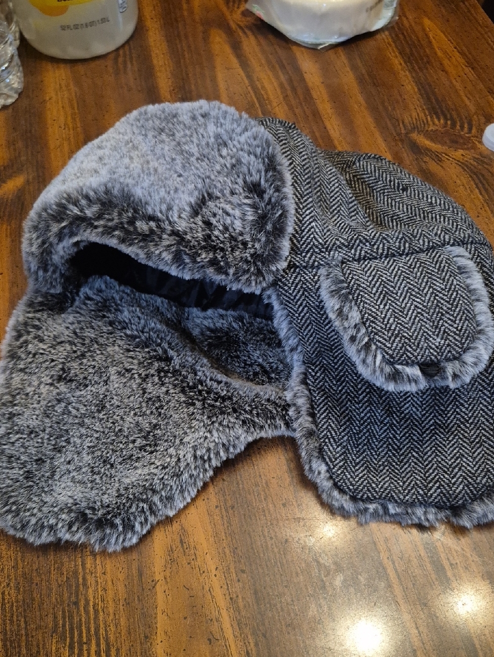Old Navy Black Quilted Faux Fur-Lined Trapper Hat